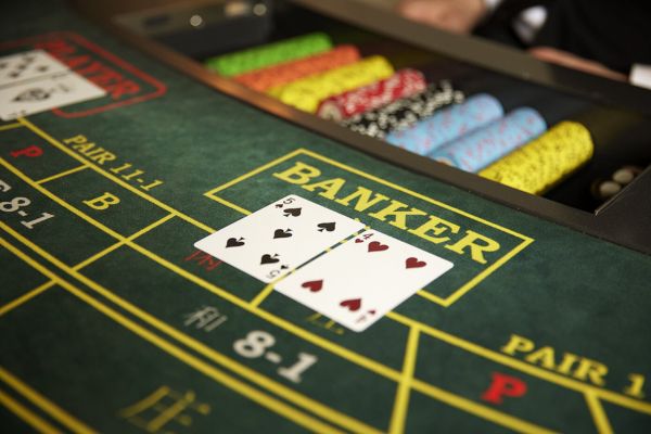 Juego de baccarat sencillo, fácil de jugar para todos.